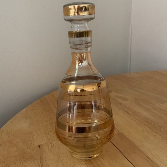 Vintage Mini Decanter Set - Gold and Glass Decanter with Six Glasses - Picture 2 of 5